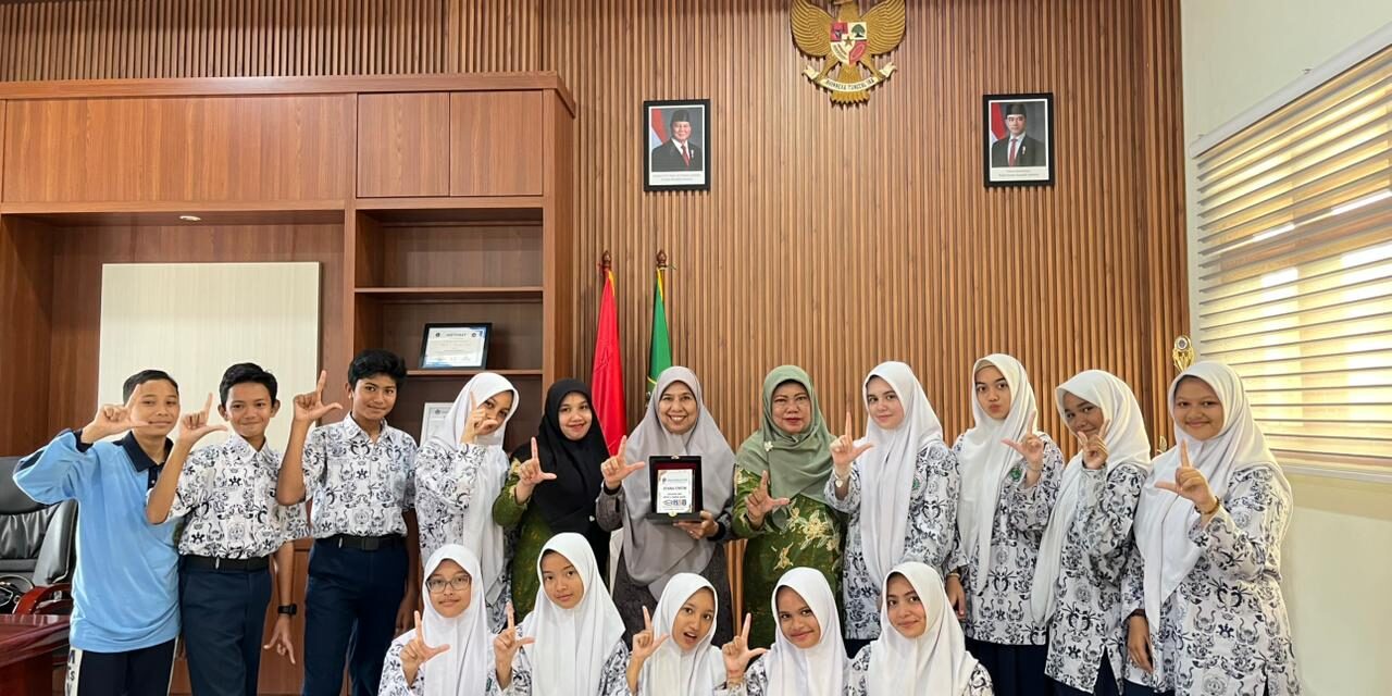 MTsN 2 Banda Aceh Juara Umum kompetisi Olimpiade Braindicator Tingkat Nasional
