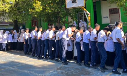 Saling Memaafkan, MTsN 2 Banda Aceh Gelar Halal bi Halal di Hari Pertama Sekolah